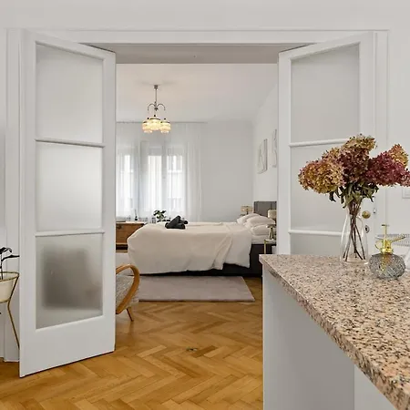 Golden Heritage In The Heart Of Old Town * Bratislava